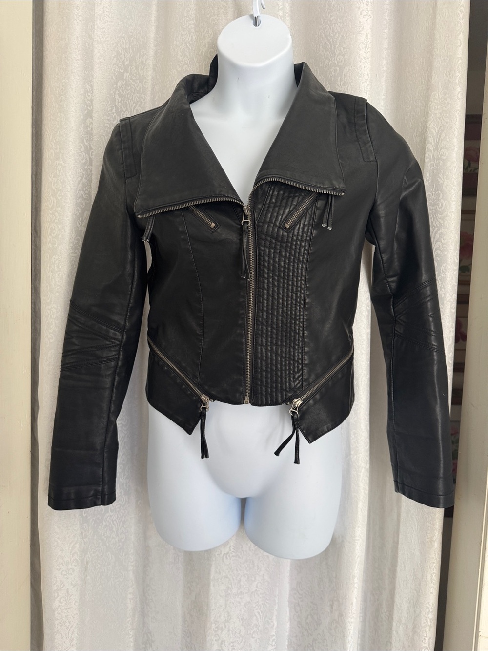 Lulu's Black Quilted Panel Leather Moto JacketSz: L